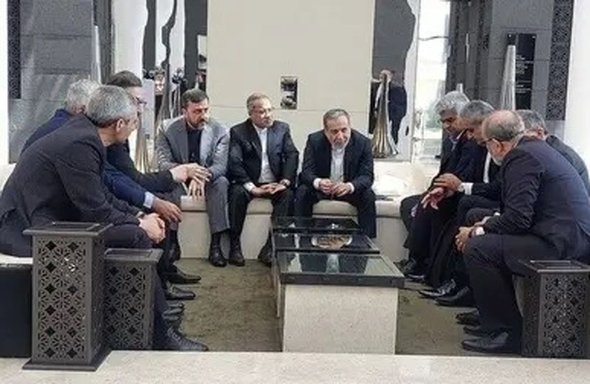 فقط مجریان و کارشناسان تلویزیون مذاکره را کفر میدانند/ وزارت خارجه باید فعال شود و از افراد باتجربه برای مذاکره استفاده کند
