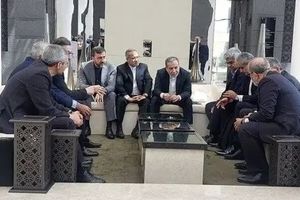 فقط مجریان و کارشناسان تلویزیون مذاکره را کفر می‌دانند/ وزارت خارجه باید فعال شود و از افراد باتجربه برای مذاکره استفاده کند