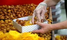 رئیس اتحادیه قنادان: فروش زولبیا و بامیه نسبت به سال‌های قبل ۵۰ درصد کاهش داشته