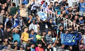 حضور یک سرمایه‌گذار چینی در ورزشگاه آزادی برای خرید استقلال!/ تشویق آبی‌پوشان توسط هواداران آبادانی

