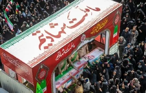  خطبهٔ حماسی دختر سردار شهید سلیمانی: ما رأیتُ الا جمیلا/ ویدئو