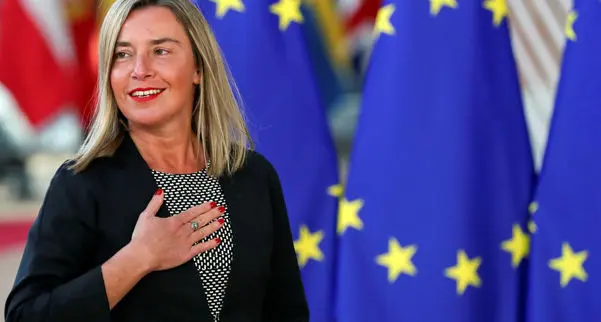 دختر کمونیستی که نمایندگان مجلس ایران را شیفته خود کرد!