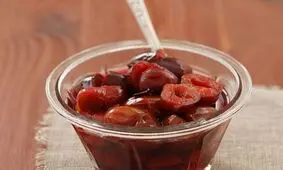 طرز تهیه ترشی آلو جنگلی؛ خوشمزه با طعم بازاری

