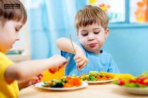 چگونه کودکان را تشویق به خوردن غذای سالم کنیم؟