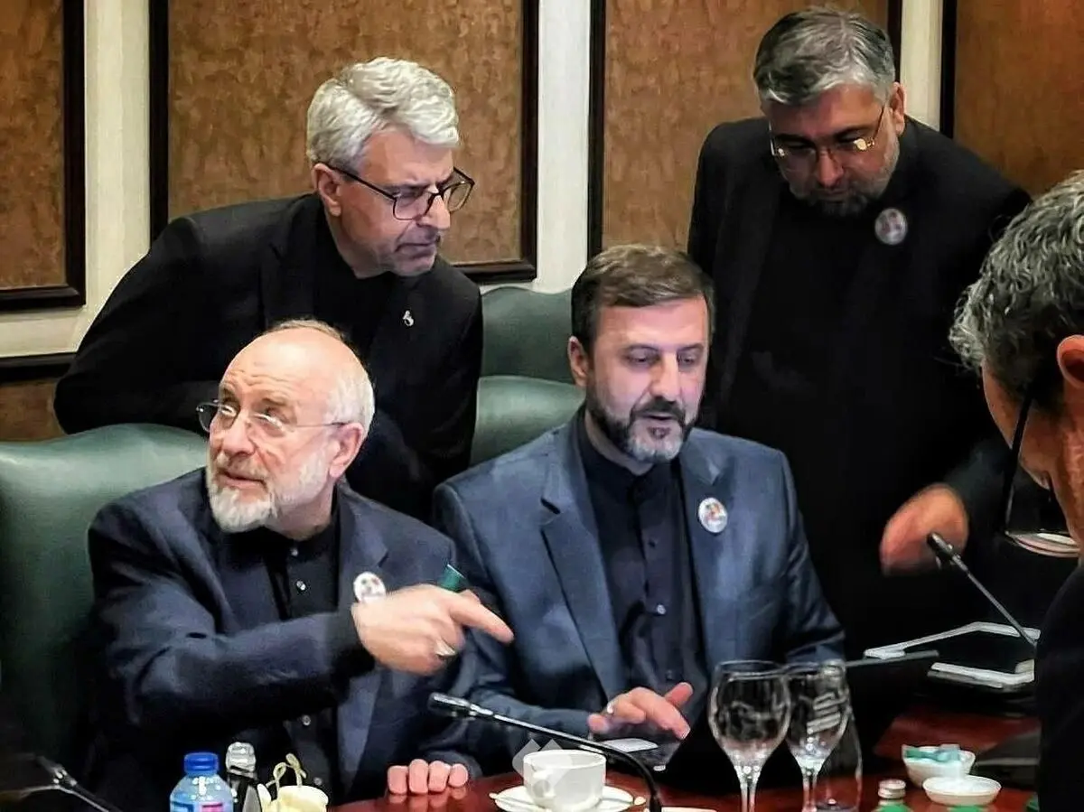 آمریکا پیشنهاد ۱۴ ماده‌ای ایران را رد کرد / عراقچی: پیام‌های از آمریکا گرفتیم که مایل به ادامه گفتگو و تعامل هستند/ ترامپ: من هیچ مخالفتی با تعلیق برنامه هسته‌ای ایران به مدت ۲۰ سال ندارم، اما این باید یک تعهد واقعی باشد