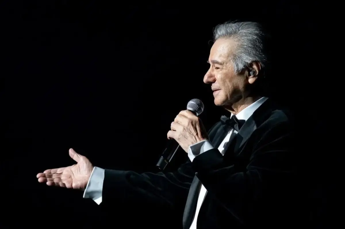 عارف، سلطان قلب‌ها درگذشت 