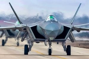 سرعت جنگنده J-20 چین چقدر است؟
