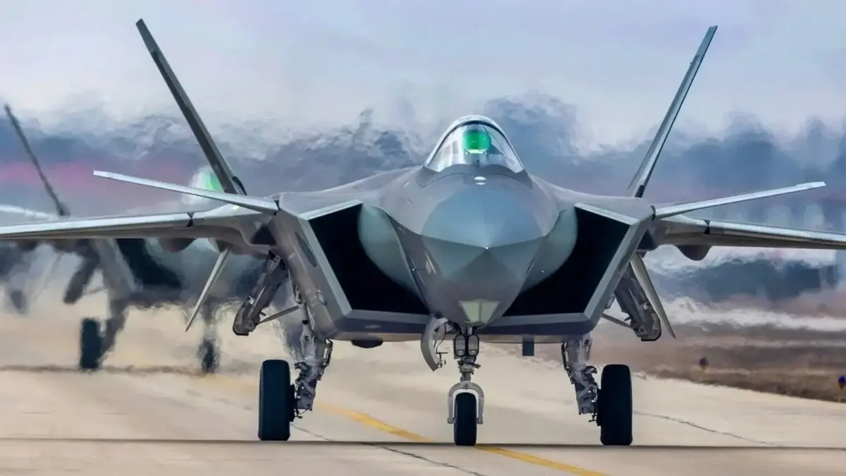 سرعت جنگنده J-20 چین چقدر است؟