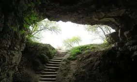 احداث سالن عروسی بر سقف غار باستانی هوتو – کمربند مازندران/ کاوش متوقف شد، آثار ساسانی نابود شدند