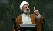 در جلسه سران قوا و پشت درهای بسته بدون در نظر گرفتن نمایندگان مردم می‌نشینند و تصمیم می‌گیرند/ همه ما داریم هرز می‌چرخیم/ ویدئو