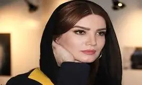 تصویر عجیب بازیگر زن جوان در حال سیگار کشیدن