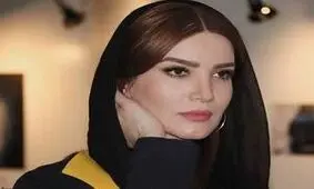 تصویر عجیب بازیگر زن جوان در حال سیگار کشیدن
