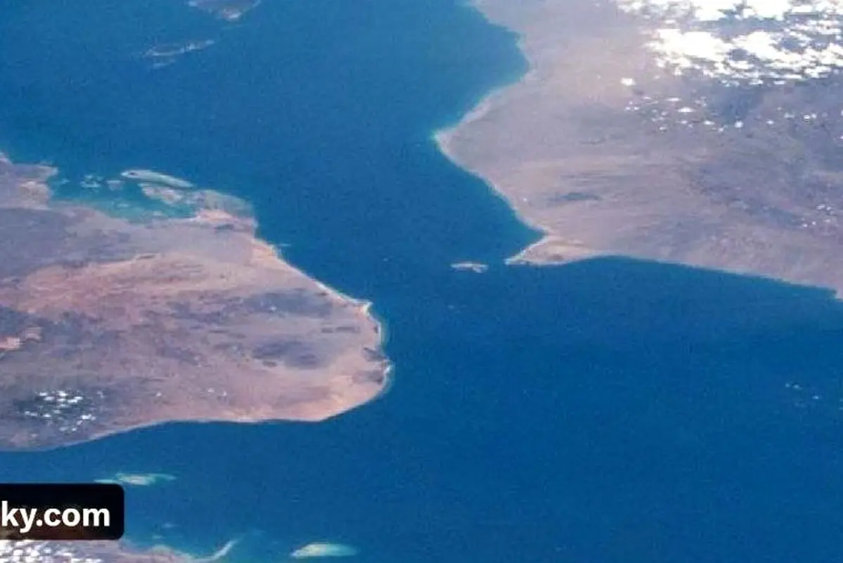 سناتور آمریکایی: اگر یمن کانال سوئز را مسدود کند اوضاع وخیم خواهد شد