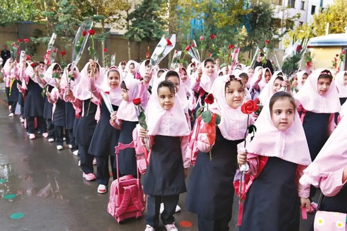 نواخته شدن زنگ «جشن شکوفه‌ها» برای بیش از یک میلیون کلاس اولی