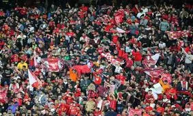 شعار «بی‌غیرت بی‌غیرت» تماشاگران علیه بازیکنان پرسپولیس/ ویدئو