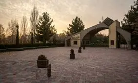 استاد معارف به کمر دختر دانشجوی بی حجاب لگد زد؟