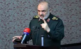 سرلشکر سلامی: رهبری انقلاب ما را از «نیل» تحریم، انزوا، تکفیر و جنگ عبور داده‌اند

