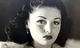 سفر در زمان؛ «محمدرضا پهلوی» در حال گفتگو با همسر اول و مصری اش در سعدآباد؛ سال 1321/ عکس

