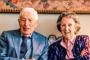 درگذشت نخست‌وزیر سابق هلند و همسرش با مرگ خودخواسته/ این زوج دست در دست هم به زندگی 70 ساله شان پایان دادند
