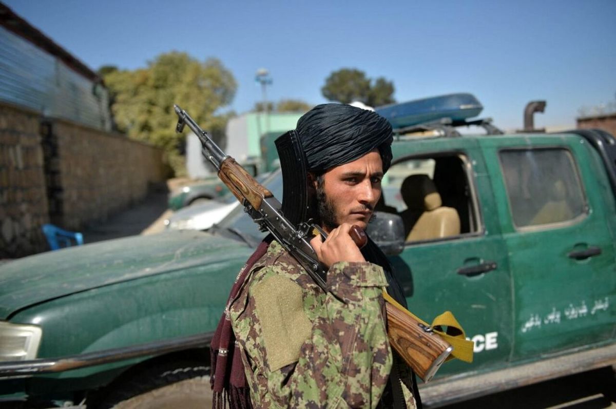 یک عضو طالبان ۳ هم گروهش را تیرباران کرد/ او به تجاوز ِمقتولان به یک زن ازبک تبار اعتراض داشت

