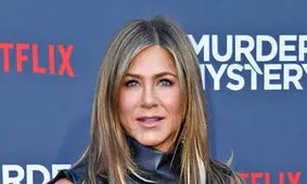 نپذیرفتن نقش به دلیل سلطه مردان پشت صحنه