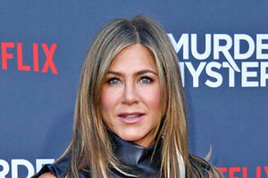 نپذیرفتن نقش به دلیل سلطه مردان پشت صحنه