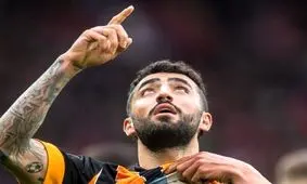 اللهیار به نیمکت هال‌سیتی دوخته شد