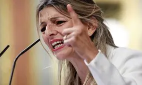 یک چپِ دیگر رسوا شد | جنجال تصاویر تفریحات لوکس خانم وزیر در هتل لاکچری