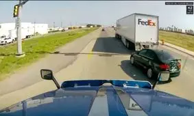 سبقت جنون آمیز از بین 2 تریلی/ ویدئو
