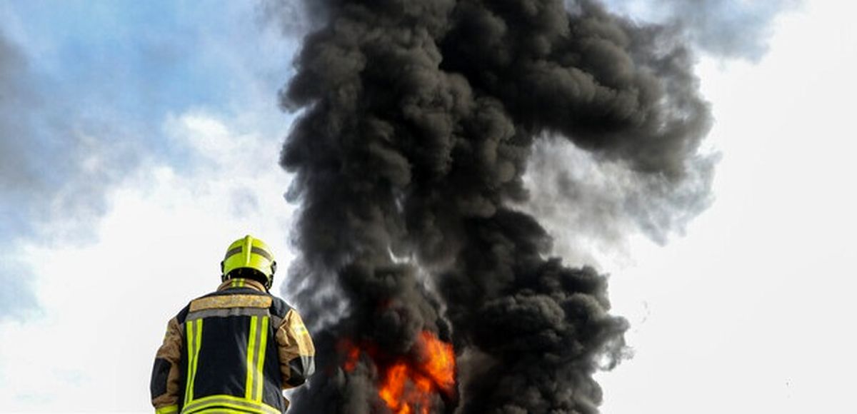آتش‌سوزی کارخانه سیمان آبیک تحت کنترل است