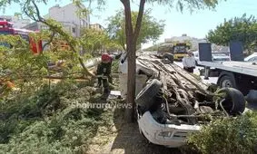 نجات مادر و پسر از حادثه واژگونی پراید در بزرگراه هاشمی‌رفسنجانی مشهد