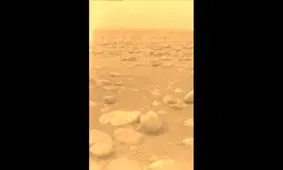 عکس روز ناسا از سطح قمر «تایتان» سیاره زحل

