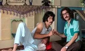 شکلک درآوردن بهرام افشاری حین گریم کردن هادی کاظمی/ ویدئو