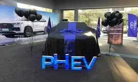 بازدید عمومی از اولین نسخه فونیکس تیگو ۸ پرو e در نمایندگی خسروانی ١٩٣
