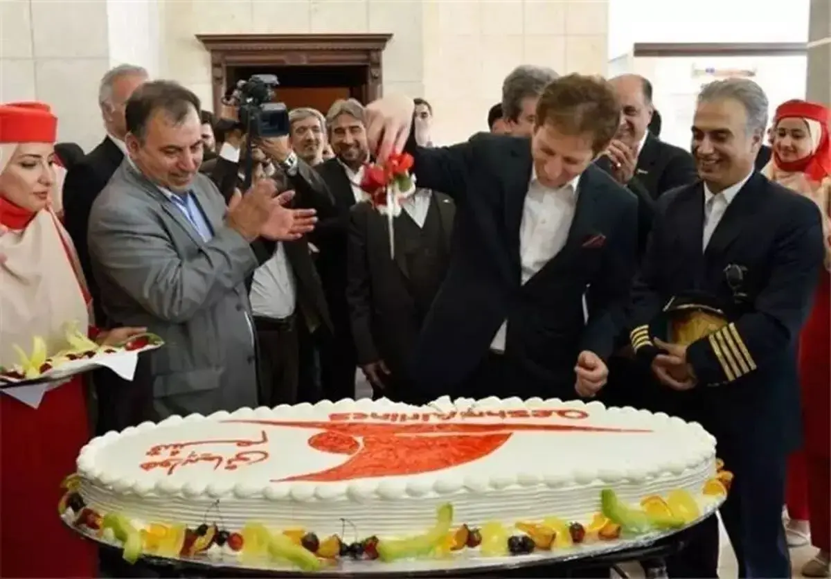 نامه عجیب احمدی نژاد به رییس کل بانک مرکزی: به بابک زنجانی پول بدهید وگرنه برکنار می شوید