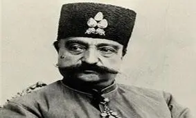 سفر زمان؛ سیگار کشیدن دو مرد قاجاری روی پشت‌بام در دوران ناصرالدین شاه 