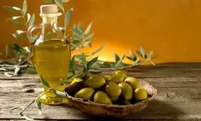 ۴ روشی که روغن زیتون به عمر شما می‌افزاید