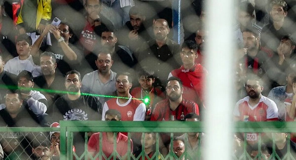 اوسمار در اولین حضور خود بر روی نیمکت پرسپولیس تشویق شد، اوریه مصدوم!

