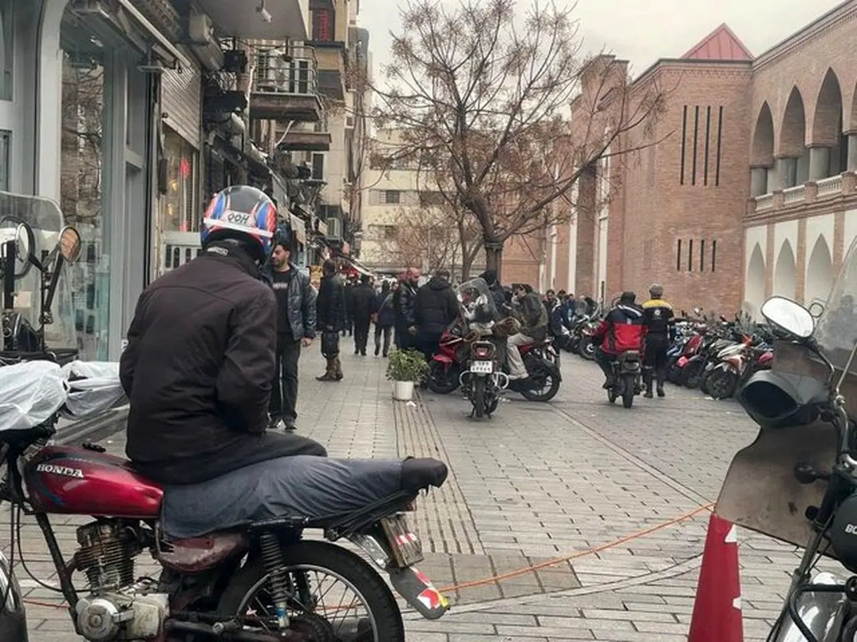 گزارش میدانی از وضعیت بازارهای تهران؛ مغازه‌ها بازند، مشتری کم است