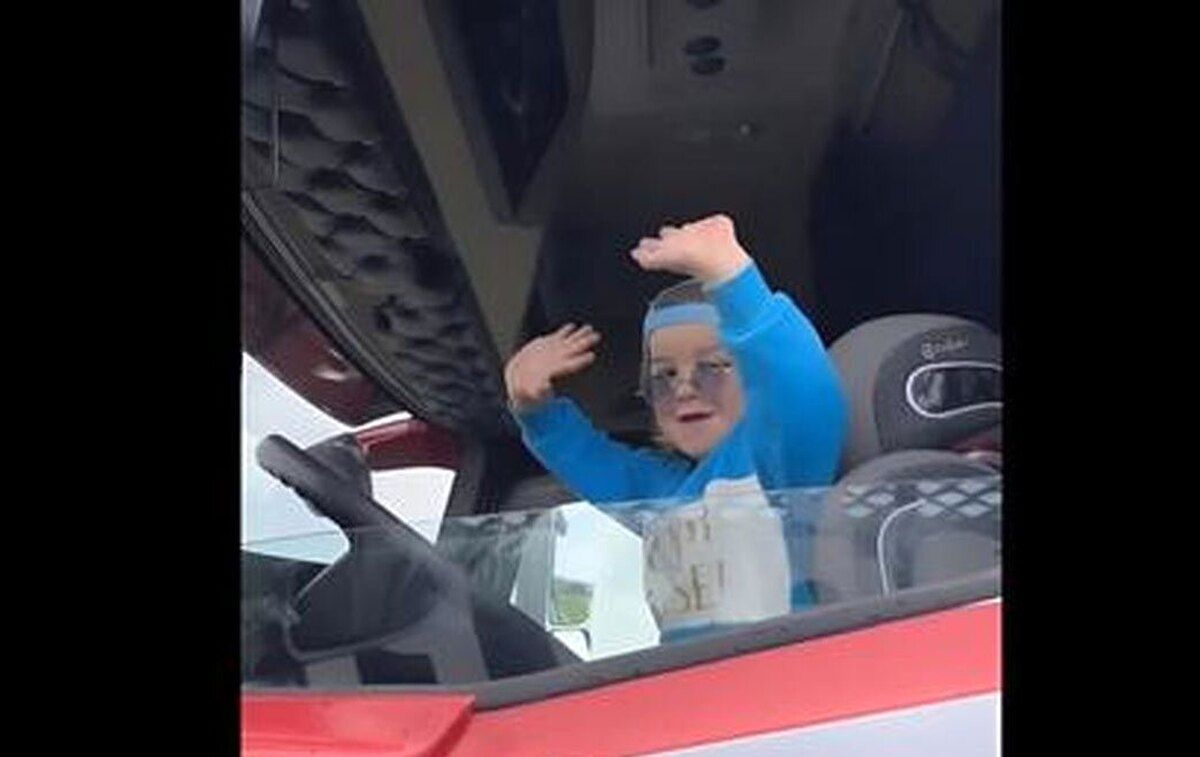مهارت فوق‌العاده یک کودک در رانندگی با تریلی/ ویدئو