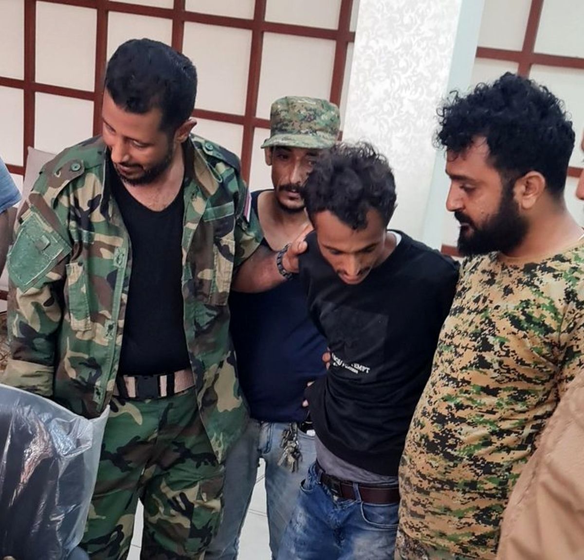 جوان یمنی جواب رد خواستگاری را با چاقو پاسخ داد/ تصاویر دلخراش
