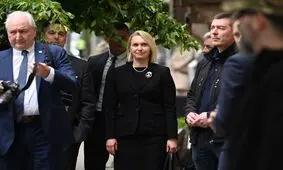 چرا سفیر آمریکا در اوکراین برکنار شد؟ | هزینه‌های مخالفت با ترامپ