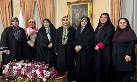  همسر عراقچی، رئیس جدید انجمن دیپلماتیک بانوان وزارت امور خارجه شد
 
