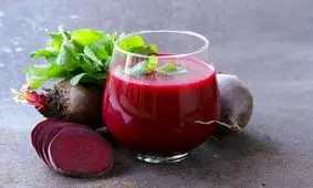 فواید شگفت انگیز یک نوشیدنی قرمز که یا دوستش دارید یا از آن متنفر هستید!