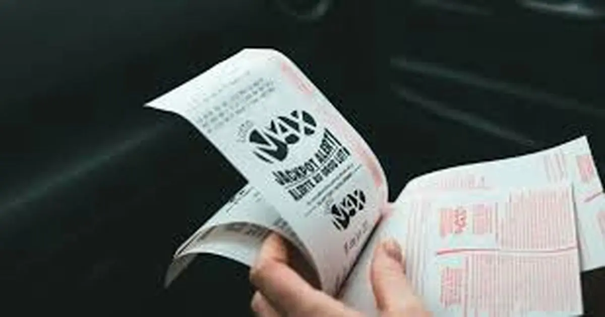 جایزه یک میلیون دلاری برنده خوش شانس در بخت آزمایی