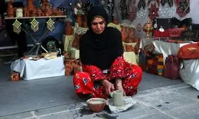 کارآفرینی یک زن با سفال ۷۰۰۰ ساله