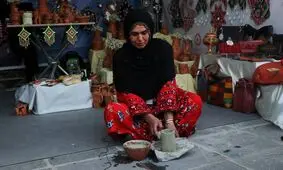 کارآفرینی یک زن با سفال ۷۰۰۰ ساله