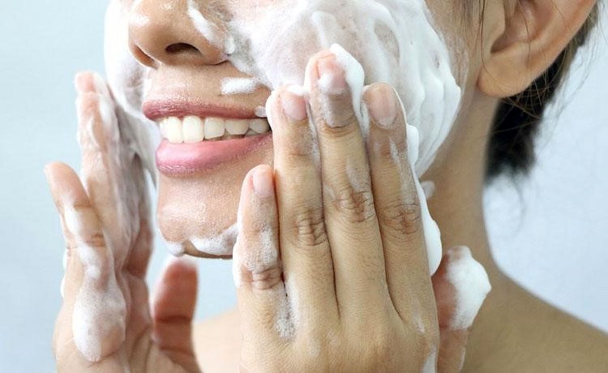چرا شب ها باید صورتمان را بشوییم؟