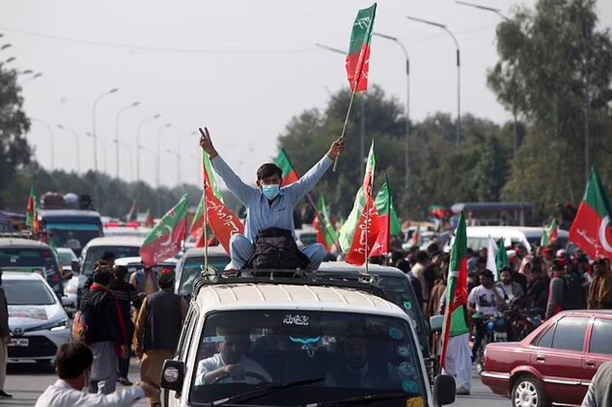 یک کشته و ده‌ها زخمی در تظاهرات حامیان عمران خان در اسلام‌آباد

