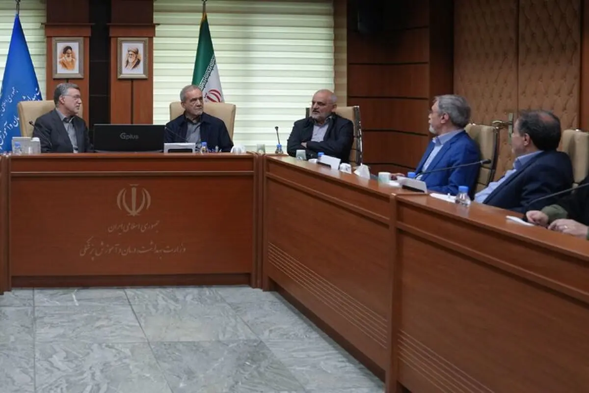  واکنش جالب پزشکیان به هشدار حفاظتی ورود جنگنده به آسمان کشور در وسط جلسه/ ویدئو

